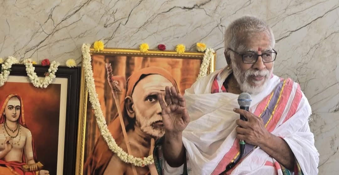 Read more about the article சித்ர படங்களின் மேல் பதிந்துள்ள தூசியை தட்டும்போது நாம் கவனிக்க வேண்டிய குறிப்பு. சர்மா சாஸ்திரிகள்